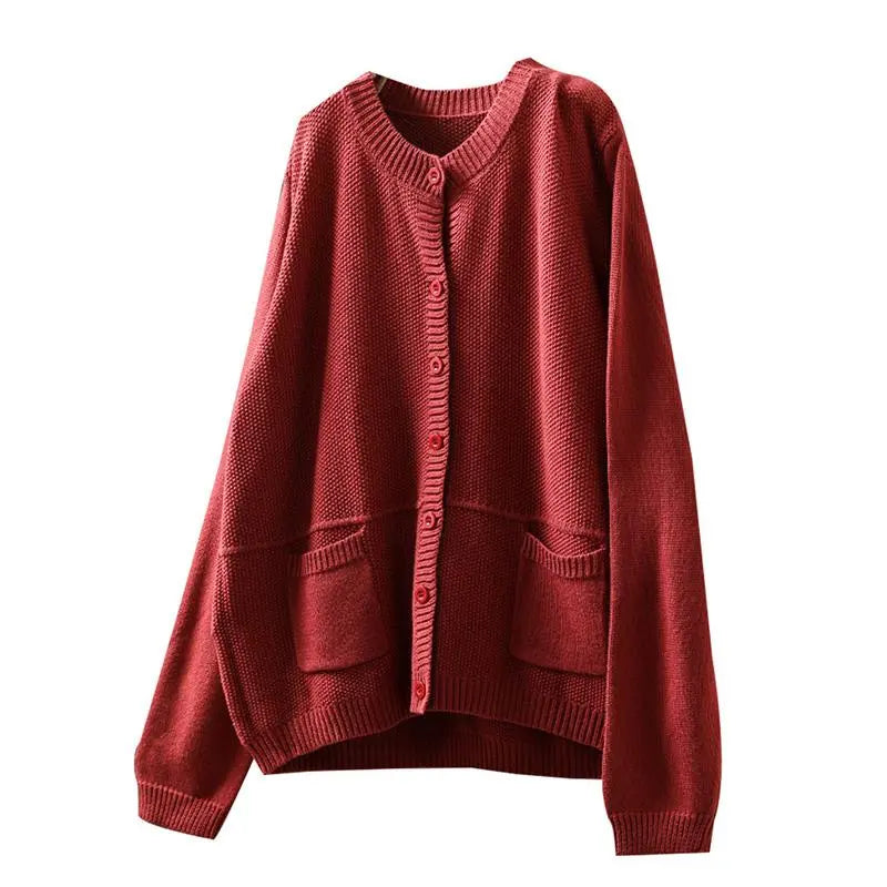 Casual and comfortable cashmere sweater in solid color, button-up
