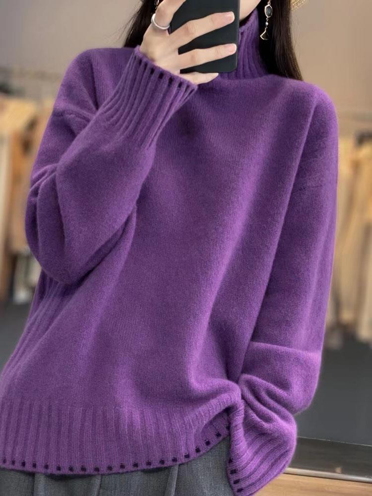 Elegant and comfortable, warm cashmere turtleneck sweater in solid color