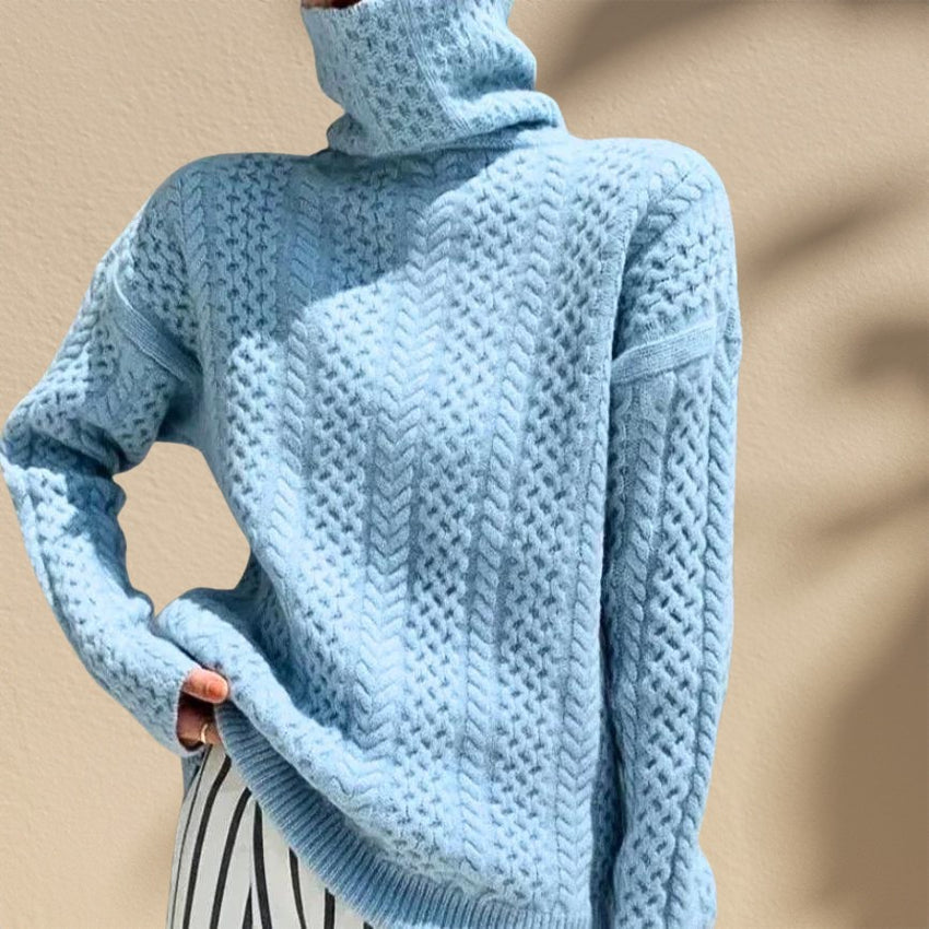 Comfortable sweater with a cashmere turtleneck in solid color