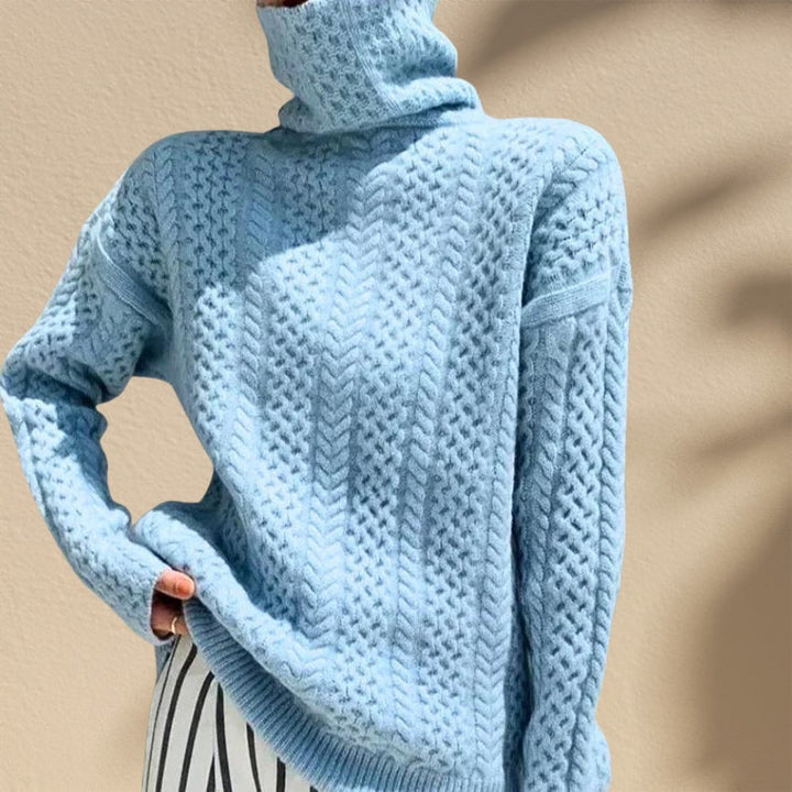 Comfortable sweater with a cashmere turtleneck in solid color
