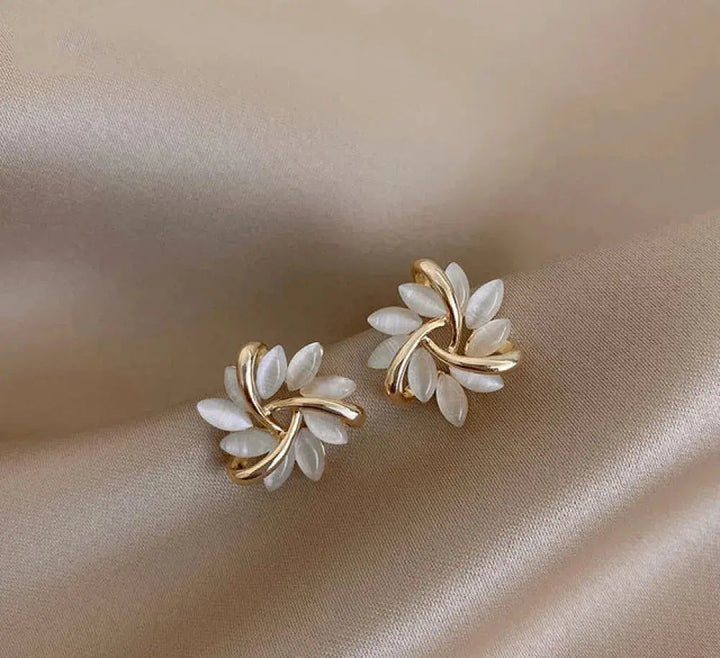 Elegant and exquisite opal leaf circle studs in gold
