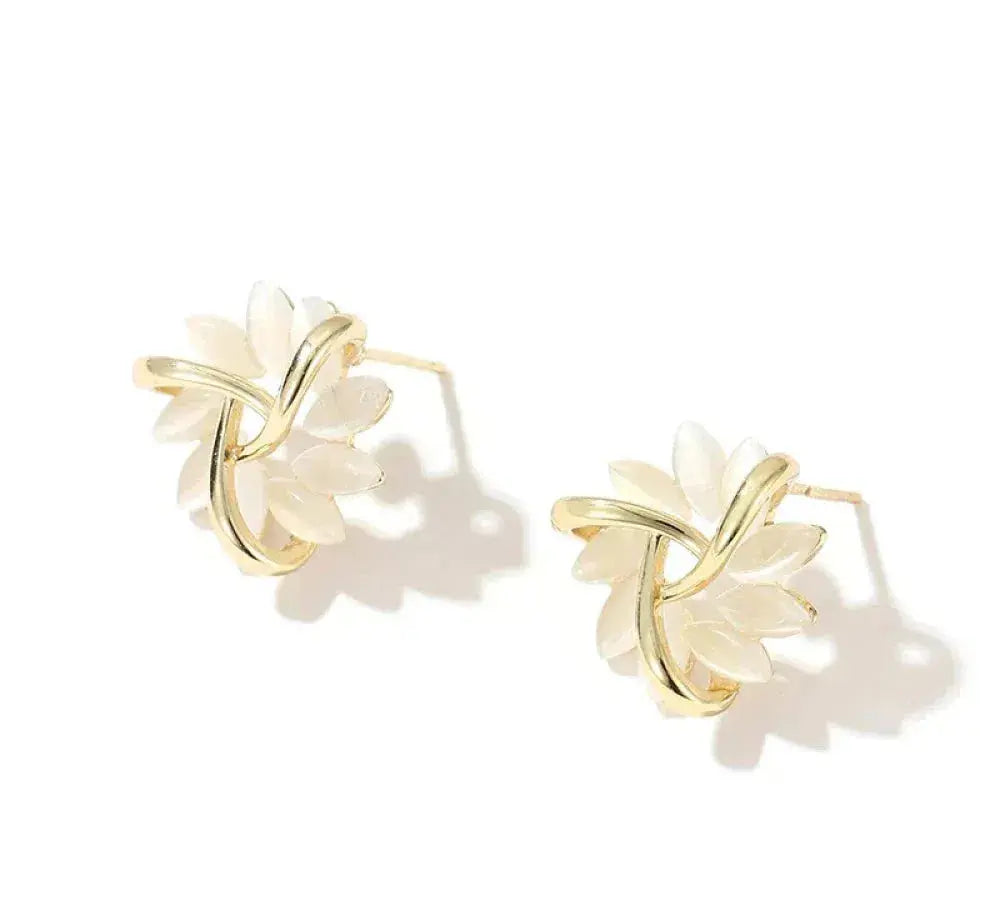 Elegant and exquisite opal leaf circle studs in gold