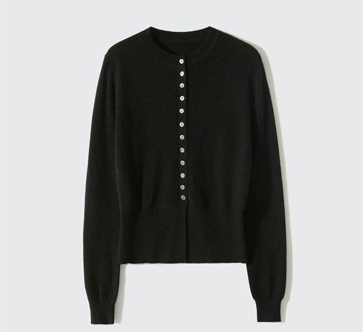Elegant and comfortable cardigan made of soft knit, buttoned