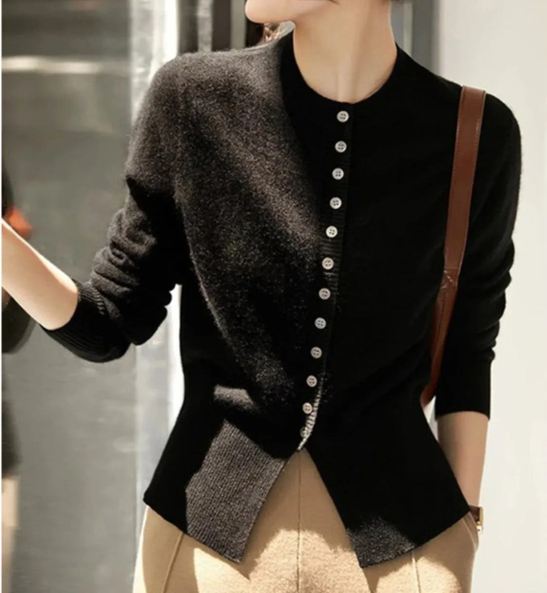 Elegant and comfortable cardigan made of soft knit, buttoned