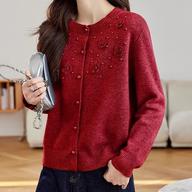 Elegant, comfortable, and soft-to-the-touch cardigan with a beautiful floral pattern
