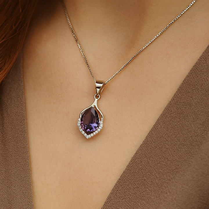 Elegant necklace with purple crystal