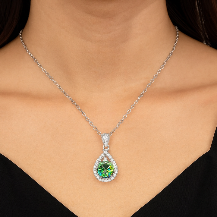 Shimmering Emerald Necklace for Timeless Style