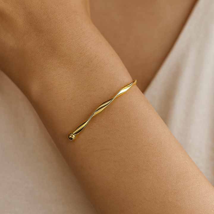 Elegant Gold Bracelet