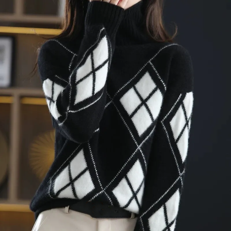 Women's Turtleneck Sweater in Plaid, Made of Cashmere
